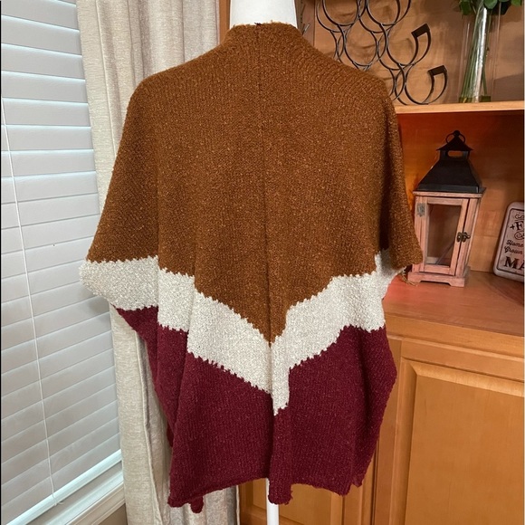 🍁Women’s Colorblock Ruana one size - Picture 7 of 11